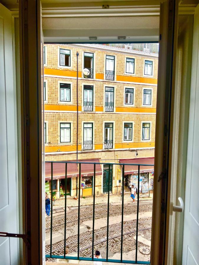 Discover Lisbons History - Stylish Apartment In Alfama Екстер'єр фото