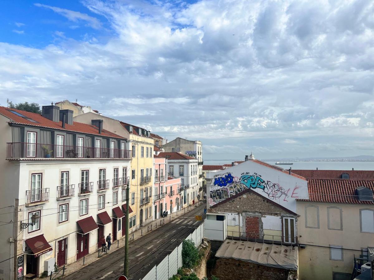 Discover Lisbons History - Stylish Apartment In Alfama Екстер'єр фото